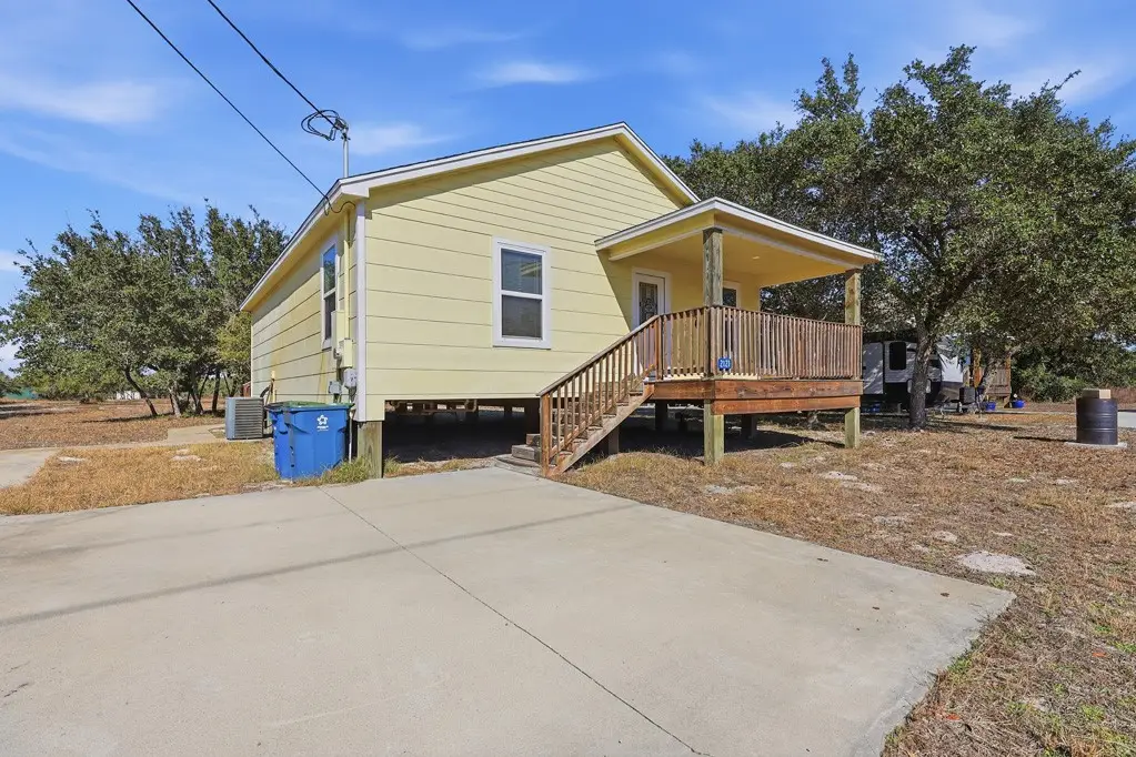 2121 Lone Star, Rockport, TX 78382 - Image #1