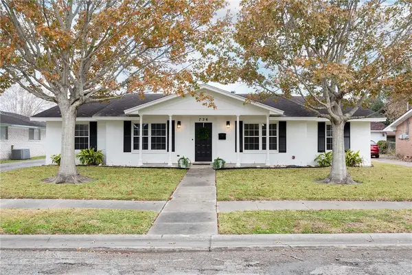 726 Meadowbrook Drive, Corpus Christi, TX 78412