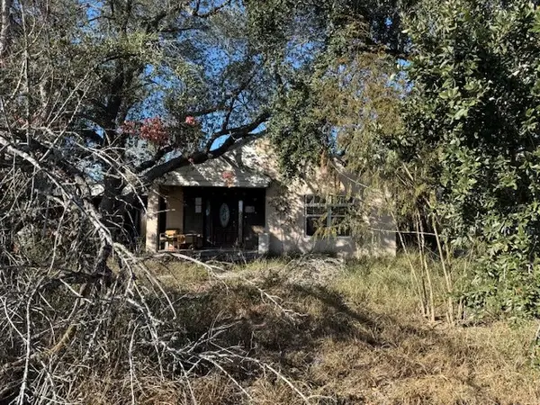 909 E 1st St Street E, Alice, TX 78332