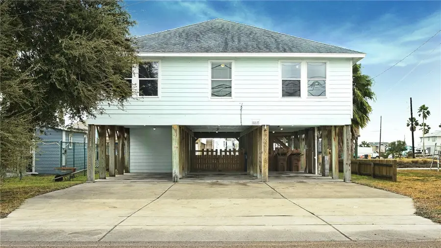 4033 Laguna Shores, Corpus Christi, TX 78418 - Image #2