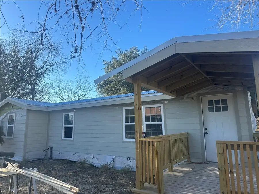 508 W Flournoy Street, Beeville, TX 78102 - #2