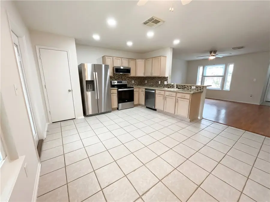 3201 Keltic Drive, Corpus Christi, TX 78414 - Image #2