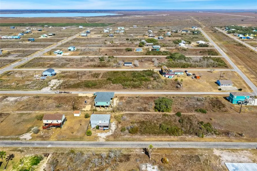115 W Shady Oak, Rockport, TX 78382 - Image #2