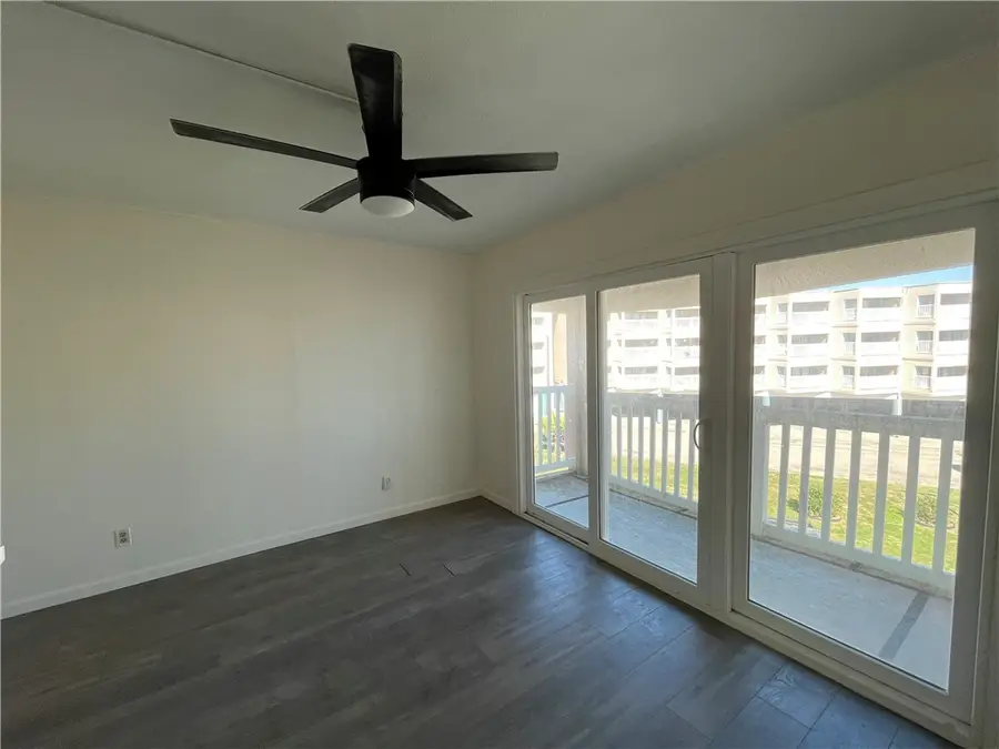 3938 Surfside Boulevard #1225, Corpus Christi, TX 78402 - Image #3