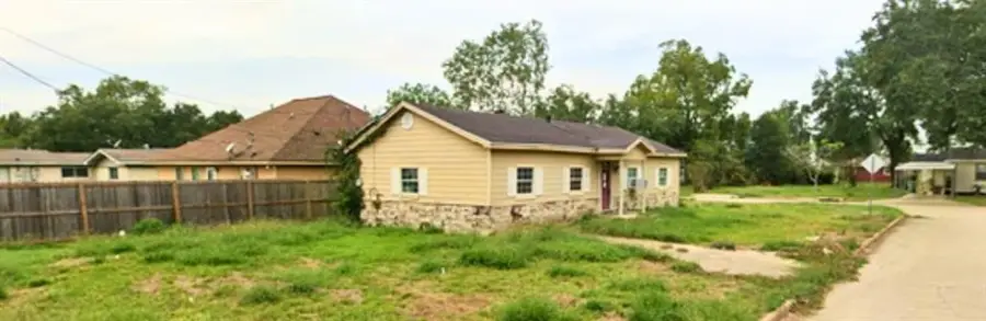 4490 Irene St, Beaumont, TX 77705 - Image #3