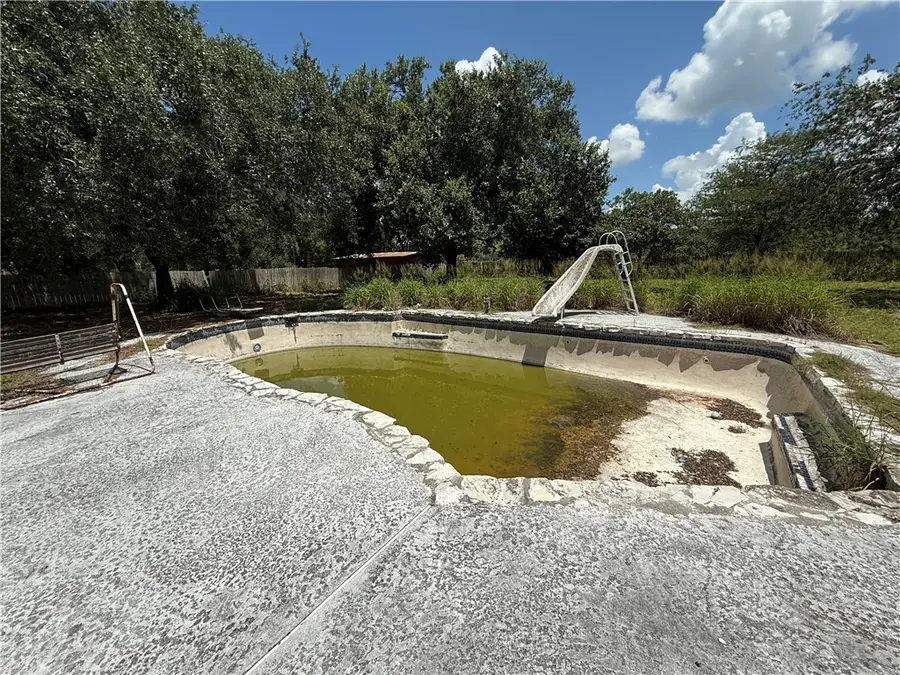 612 Taylor, Falfurrias, TX 78355 - #3