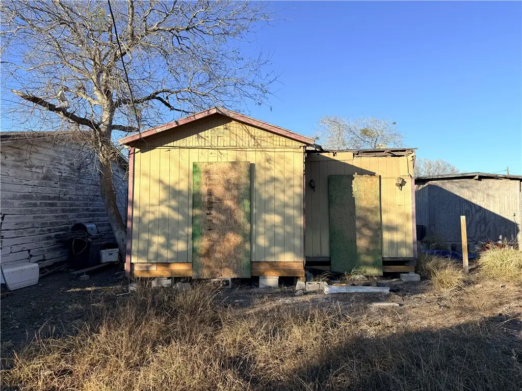 200 W 4th Street, Bishop, TX 78343 - #1
