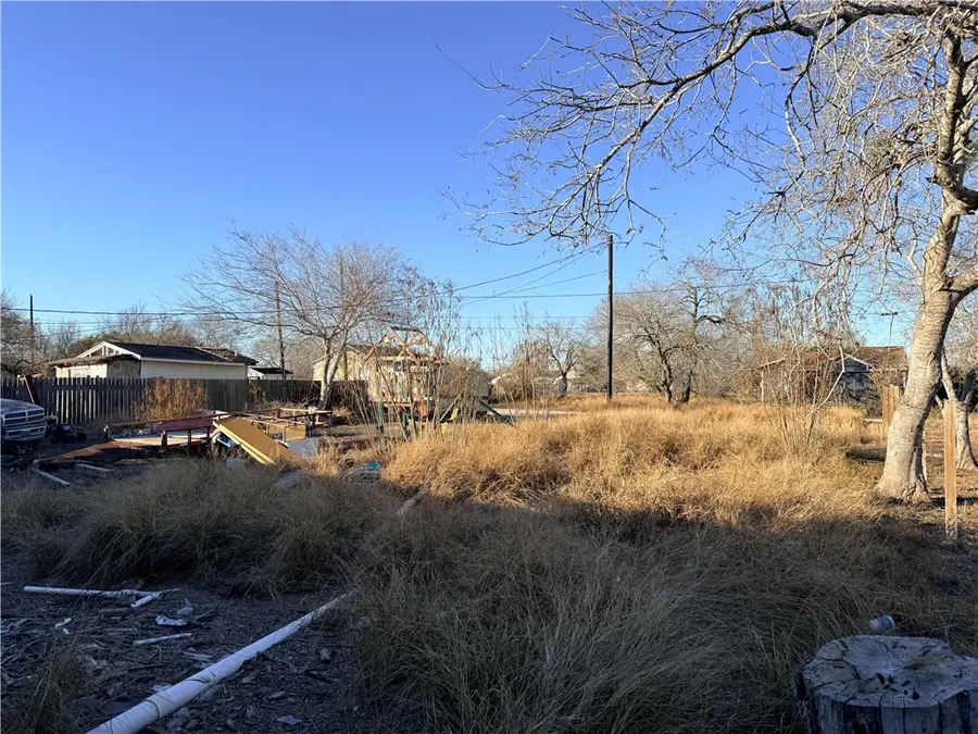 200 W 4th Street, Bishop, TX 78343 - #2