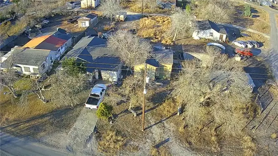 200 W 4th Street, Bishop, TX 78343 - #3