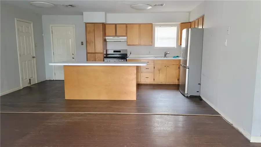 3934 Redwood Street, Corpus Christi, TX 78411 - Image #3