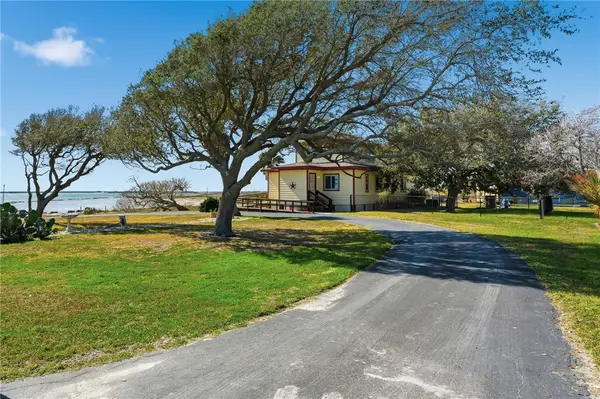 201 Copano Bay Drive, Bayside, TX 78340