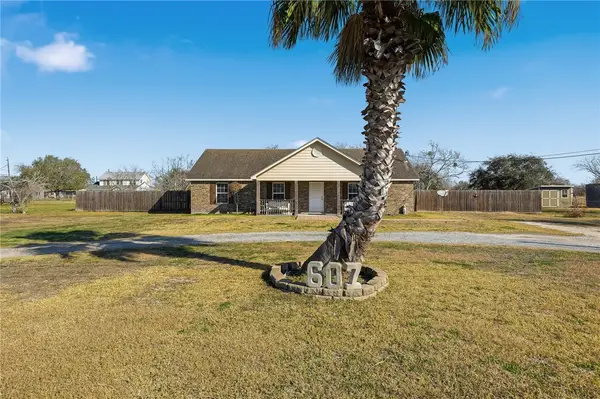 607 Celia Street, Woodsboro, TX 78393