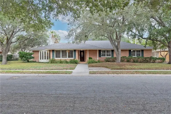 414 Barracuda Place, Corpus Christi, TX 78411