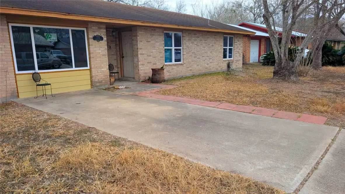 1301 Glendale Drive, Beeville, TX 78102 - #1