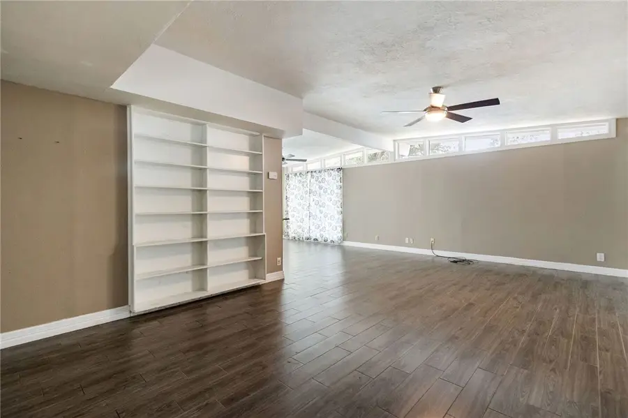 725 Santa Barbara Drive, Kingsville, TX 78363 - #2