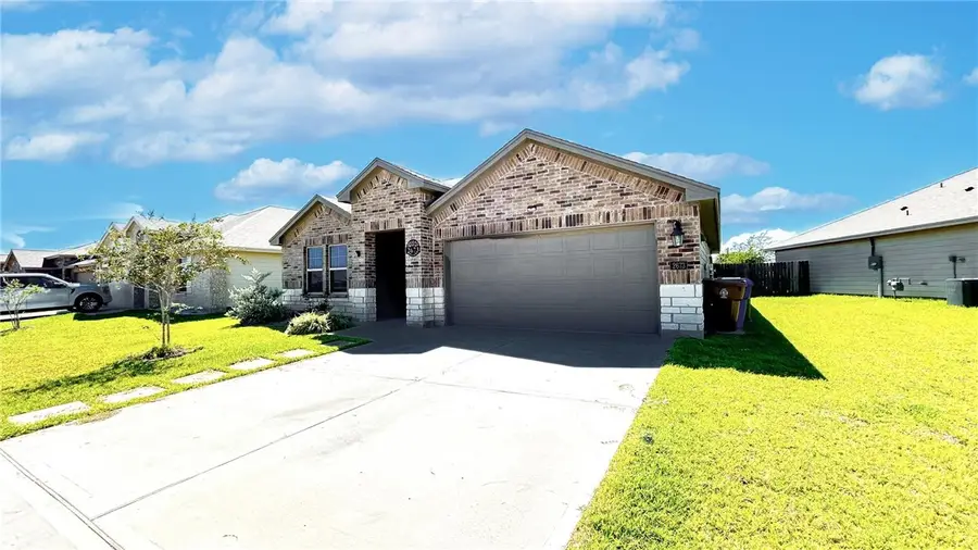2673 Abbey, Corpus Christi, TX 78415 - #2