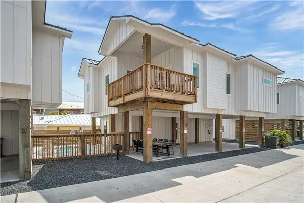 520 Twelfth Street #B, Port Aransas, TX 78373