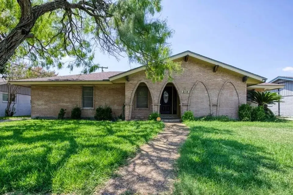 214 Sabine Street, Portland, TX 78374 - #1