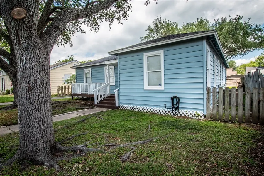 3038 Austin Street, Corpus Christi, TX 78404 - #3