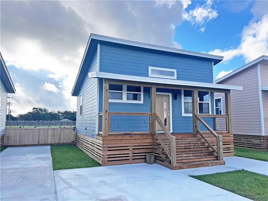 110 Landry Circle #110, Rockport, TX 78382 - #2