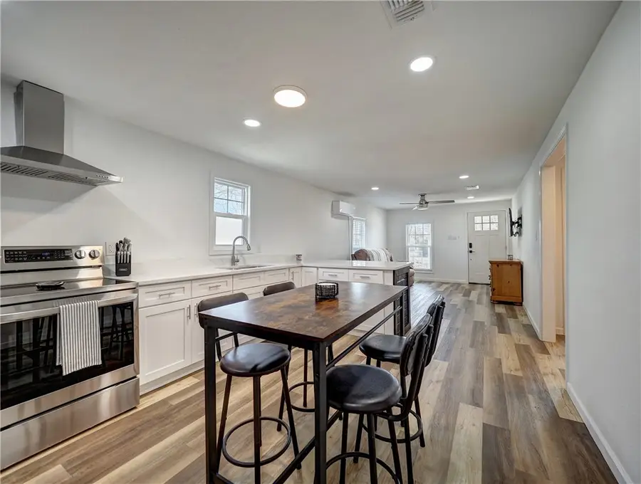 648 S 9th, Aransas Pass, TX 78336 - #2