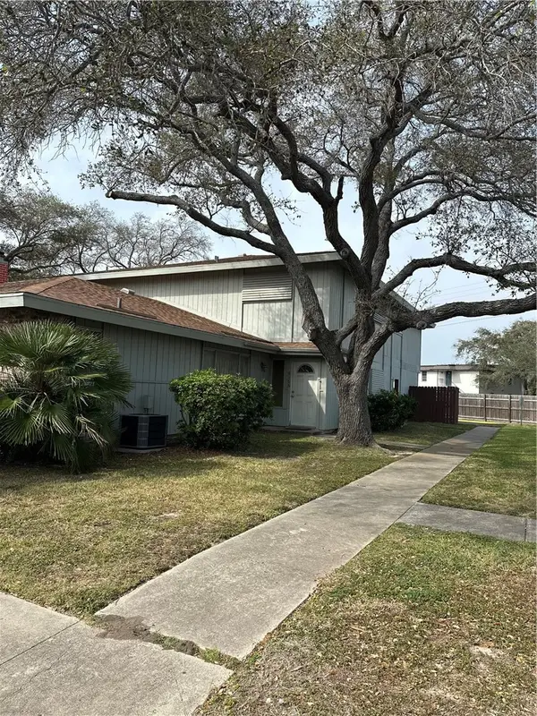 6166 Hidden Oaks #3, Corpus Christi, TX 78412