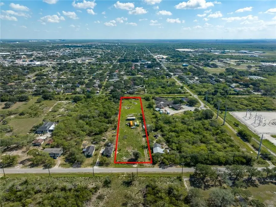 505 1/2 Cemetery Street, Sinton, TX 78387 - #3