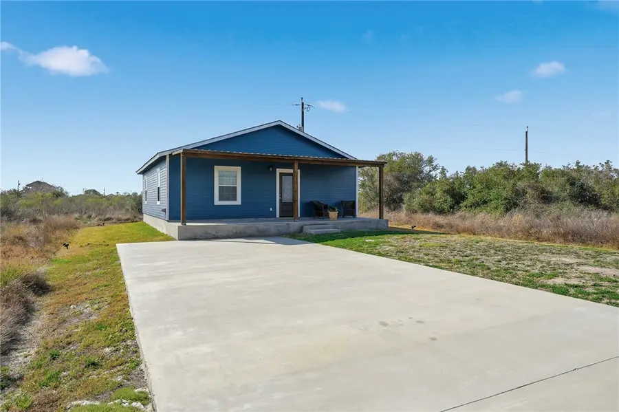 235 W Club Oak, Rockport, TX 78382 - #2