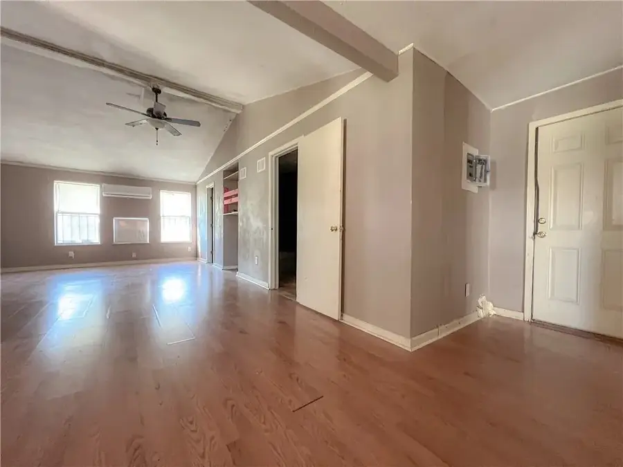 600 S Minnesota Street, Beeville, TX 78102 - #3