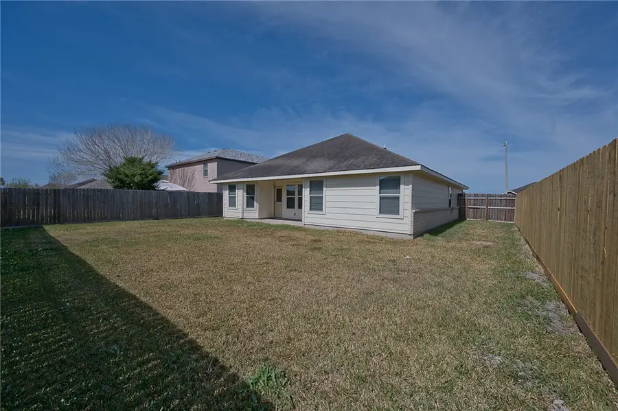 2007 Margaret Ln, Kingsville, TX 78363 - #2