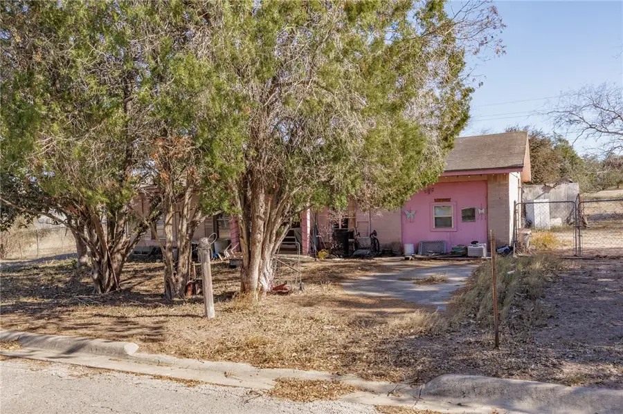 1007 Ross Street, George West, TX 78022 - #3