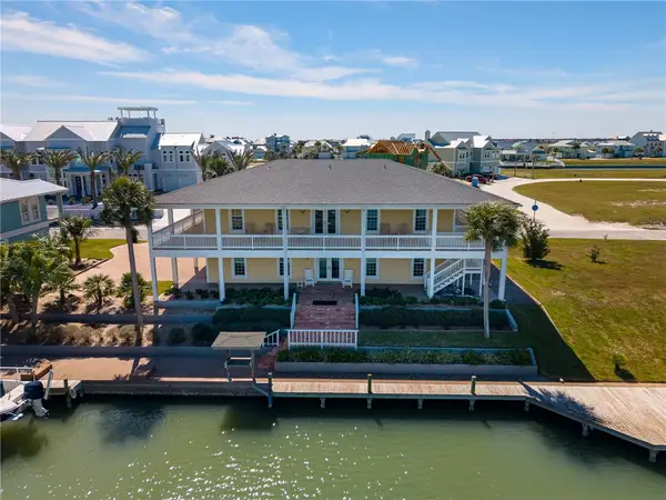 304 Estes Drive, Rockport, TX 78382