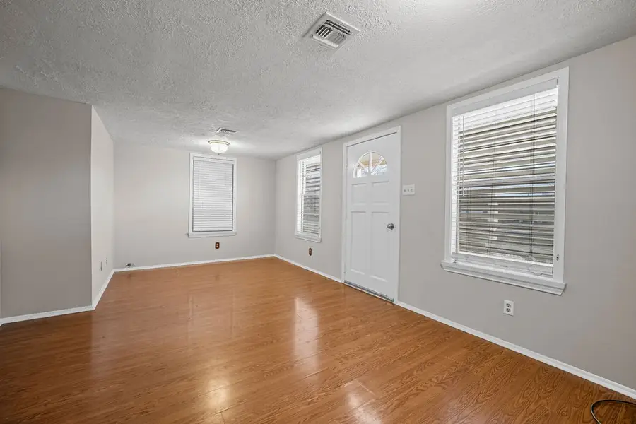 413 E. Fulton, Sinton, TX 78387 - #3