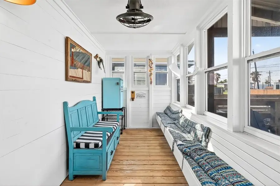 312 E White Avenue, Port Aransas, TX 78373 - #3