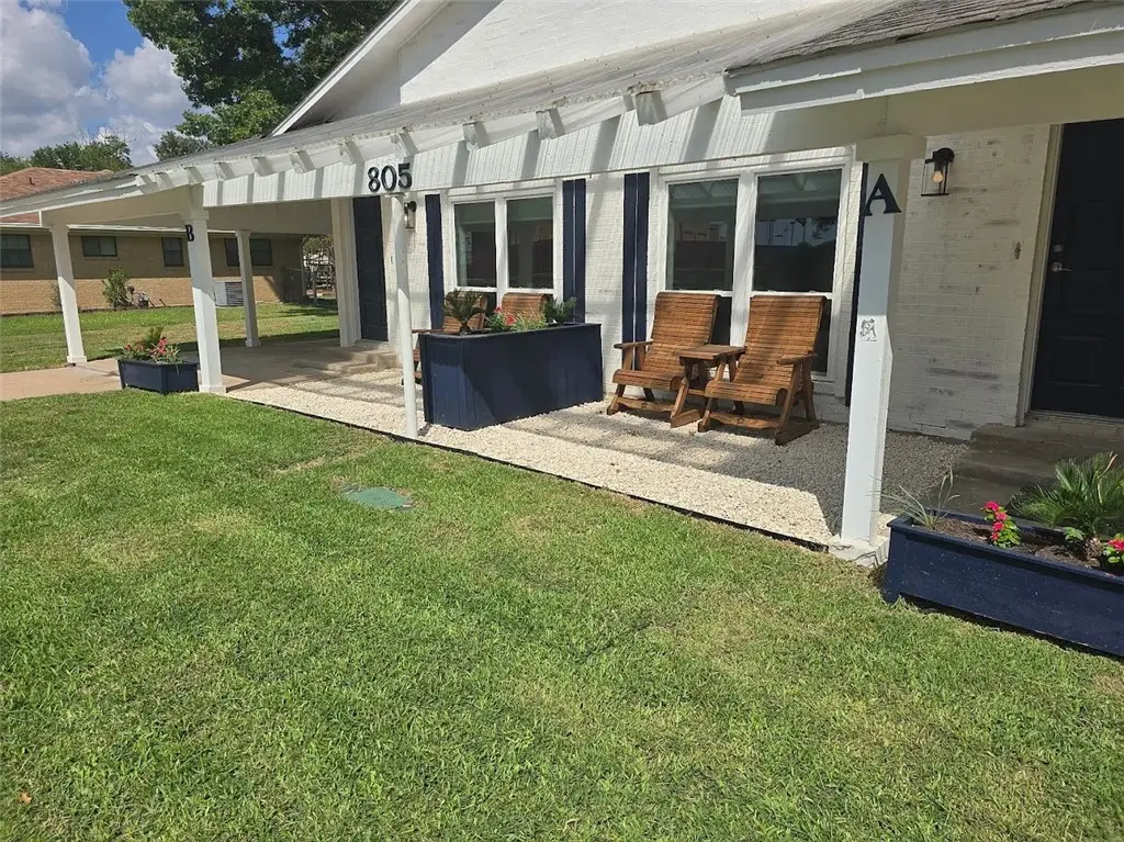 805 Center Street #A & B, Lockhart, TX 78644 - #1