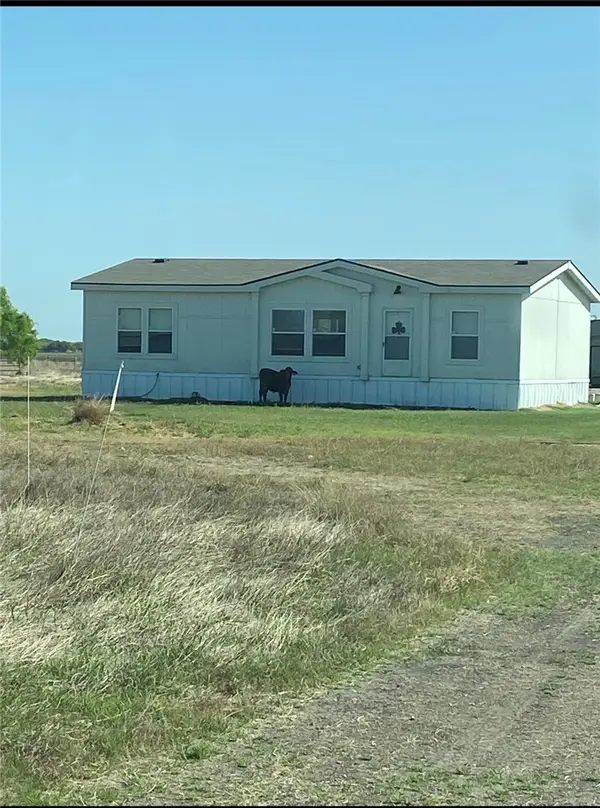 6905 County Road 12, Bishop, TX 78343