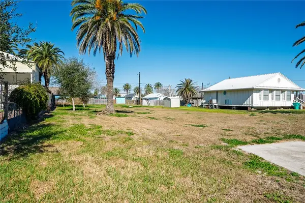 1144 S Arch Street, Aransas Pass, TX 78336