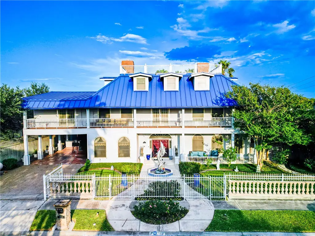 121 Glenmore Street, Corpus Christi, TX 78412 - #1