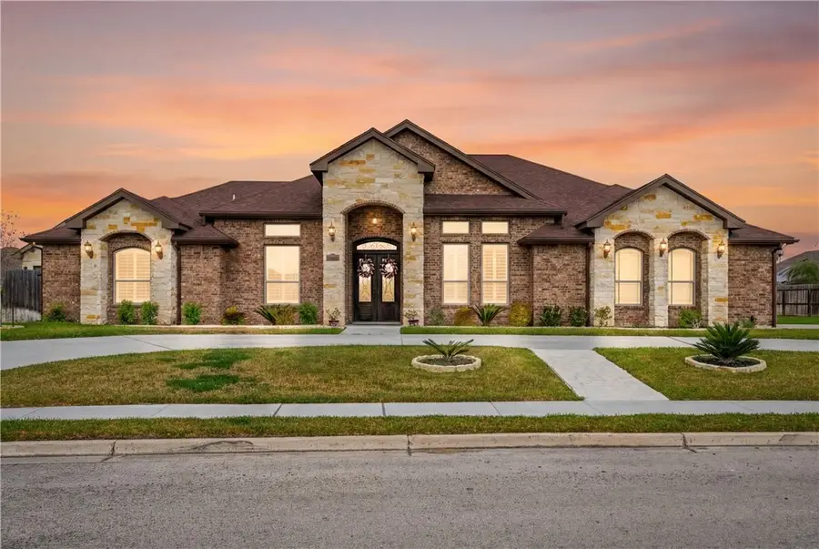 1864 The Grand Drive, Kingsville, TX 78363 - #2