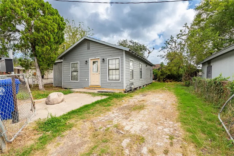 1216 Espinoza Street, Corpus Christi, TX 78405 - #2