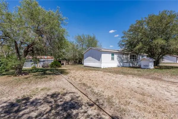 104 Island Drive, Lake City, TX 78368