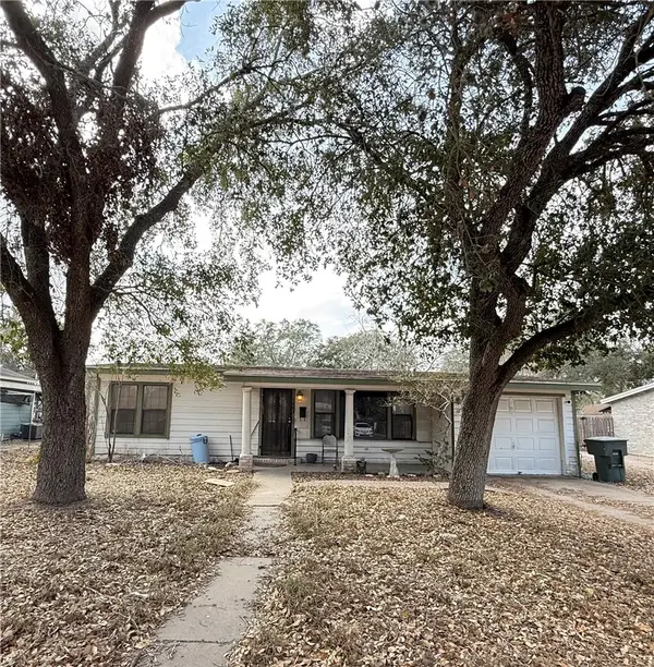 1603 Pena Street, Alice, TX 78332