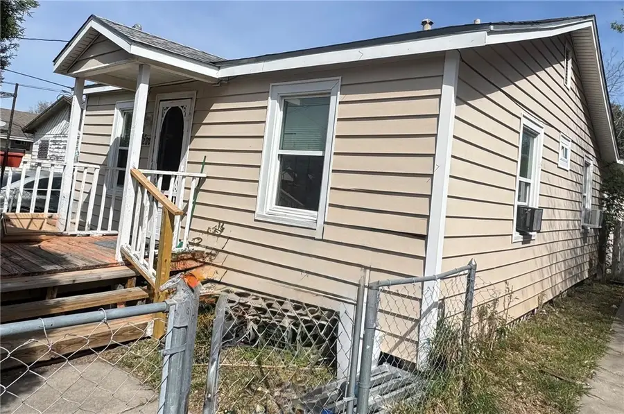 230 Osage Street, Corpus Christi, TX 78405 - #2