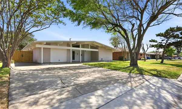 124 E Janin Circle, Portland, TX 78374