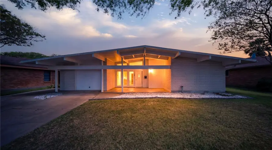 124 E Janin Circle, Portland, TX 78374 - #2