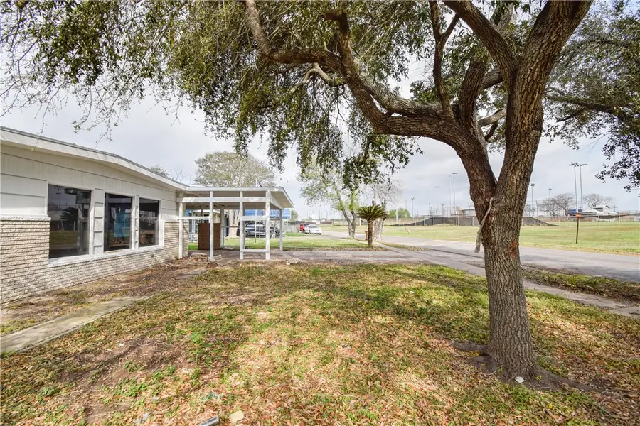 3817 Lamont Street, Corpus Christi, TX 78415 - #3