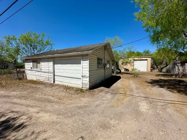 1109 E Huisache Avenue, Kingsville, TX 78363 - #3