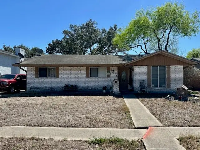 1513 E Warren Avenue, Kingsville, TX 78363 - #1