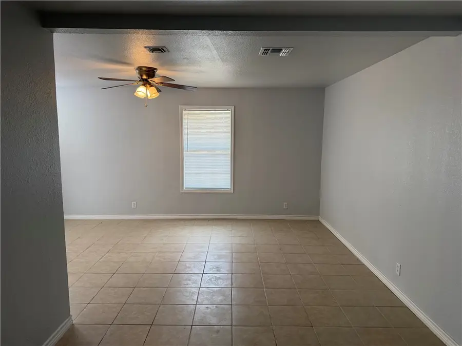 230 Otis Street, Kingsville, TX 78363 - #3