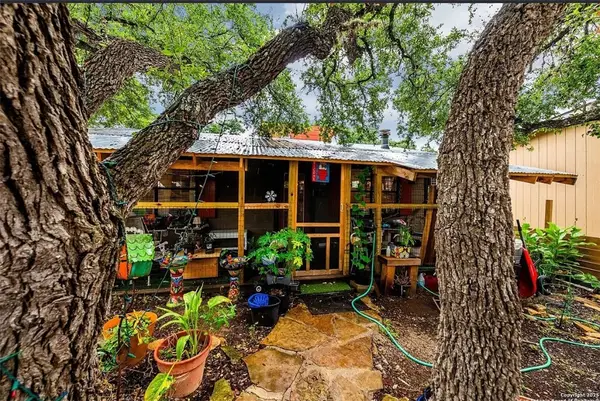 335 Flatrock, Canyon Lake, TX 78133